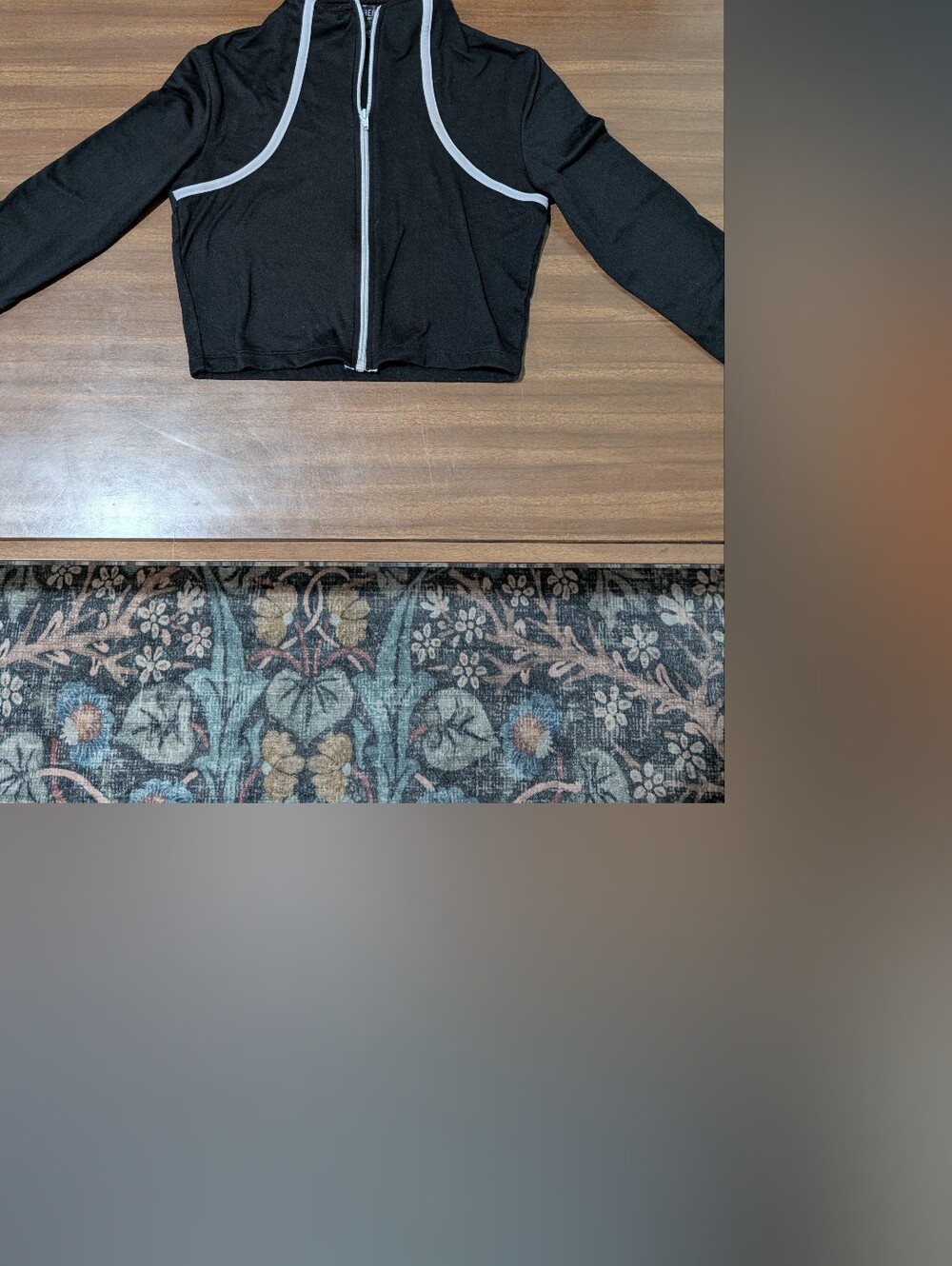 Feathers Black Cropped Zip-Up Jacket with Contrast Trim Size S - Picture 5 of 8